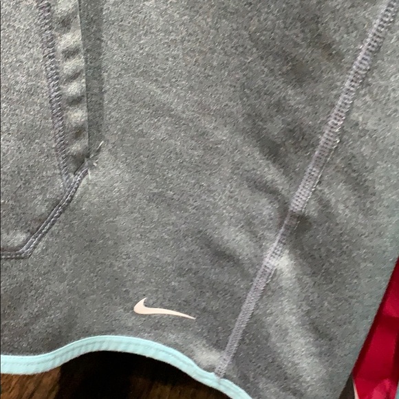 Nike hoodie size large - Picture 2 of 3